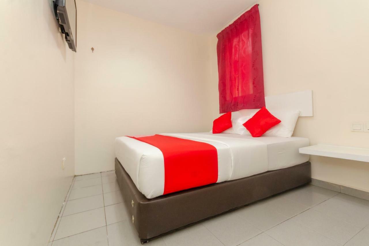 Oyo 1010 Skudai Hotel Eksteriør billede