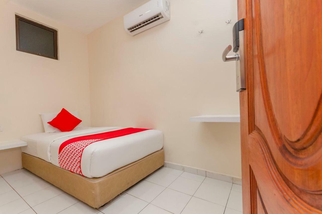 Oyo 1010 Skudai Hotel Eksteriør billede